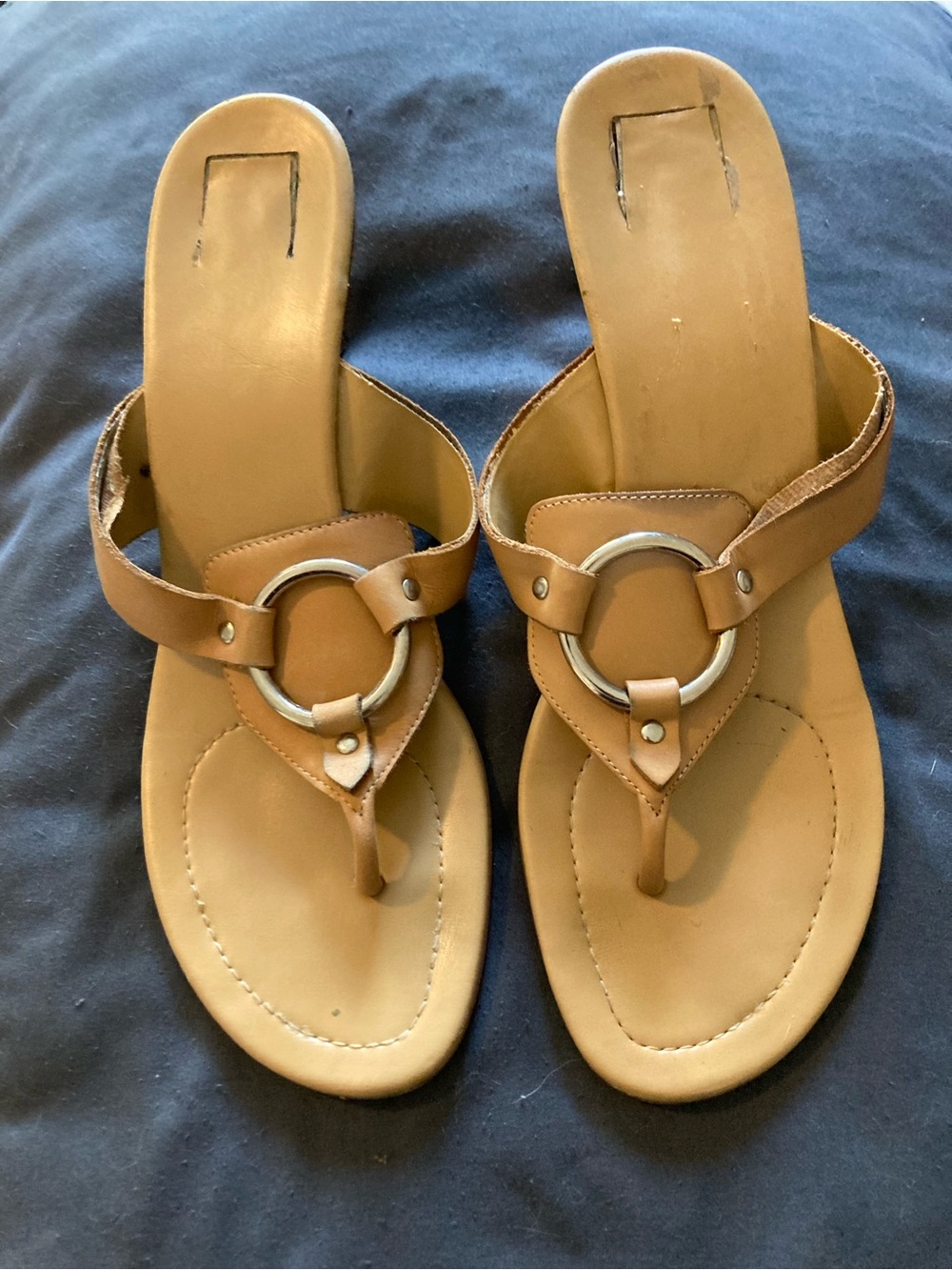 DSW Tan Brown Ring-Accent Women's Thong Sandals